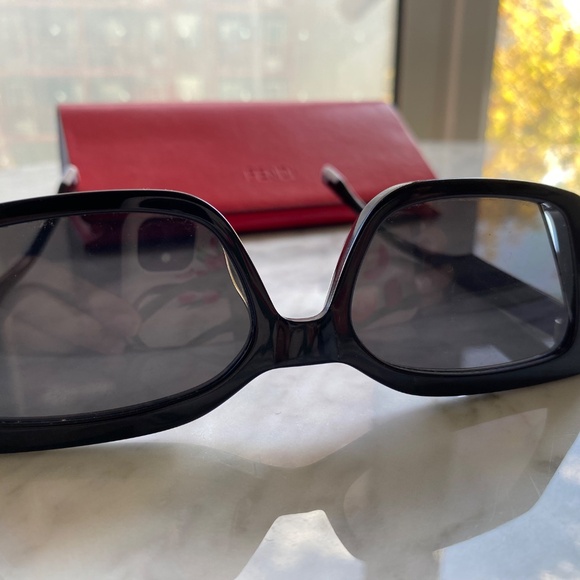 Fendi - Rectangular Sunglasses - Picture 7 of 10